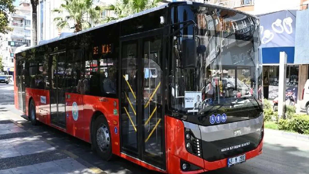 Manisa Büyükşehir'den öğrencilere yeni otobüs ayarı
