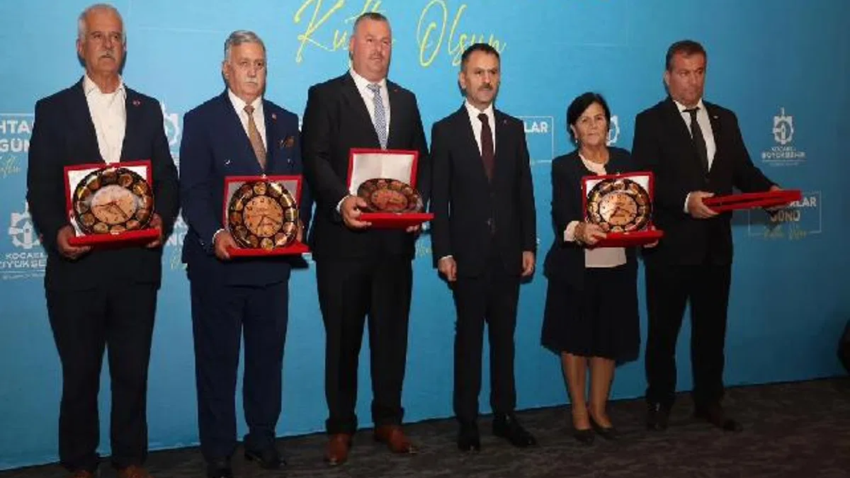 Kocaelili muhtarlara plaket