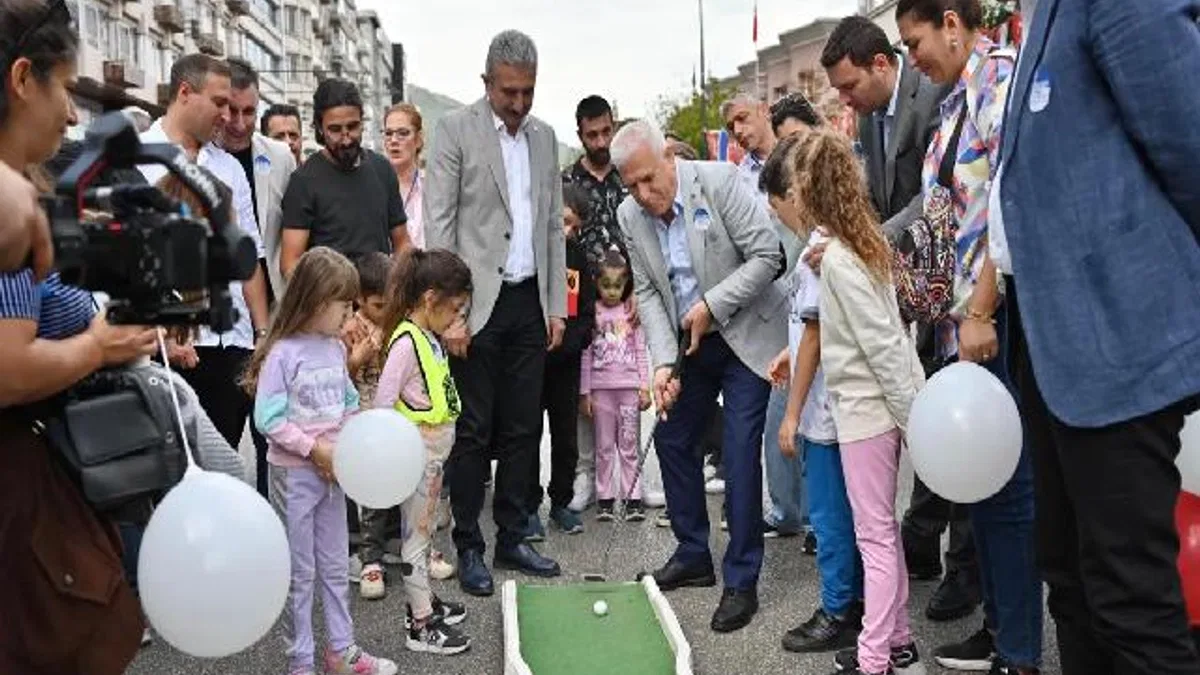 Haydi çocuklar, Heykel'de buluşuyoruz