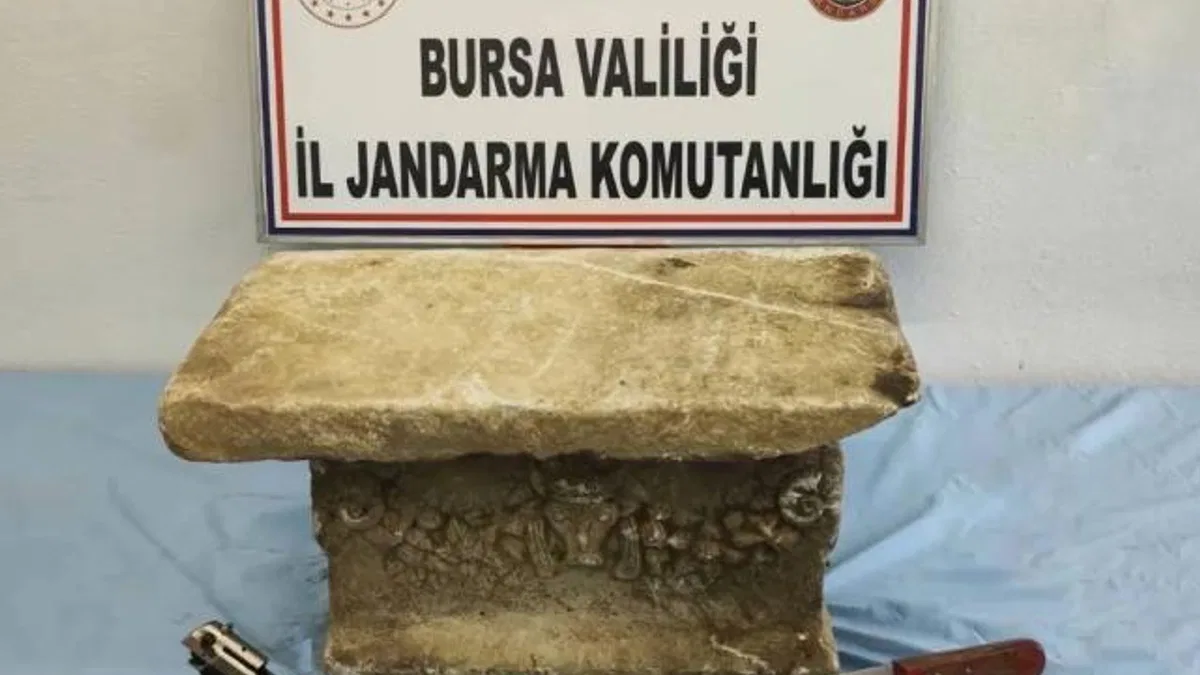 Bursa’da tarihi eser operasyonu... Lahit ve objeler ele geçirildi!