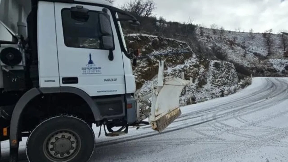 İzmir'de kar savaşçıları yollarda