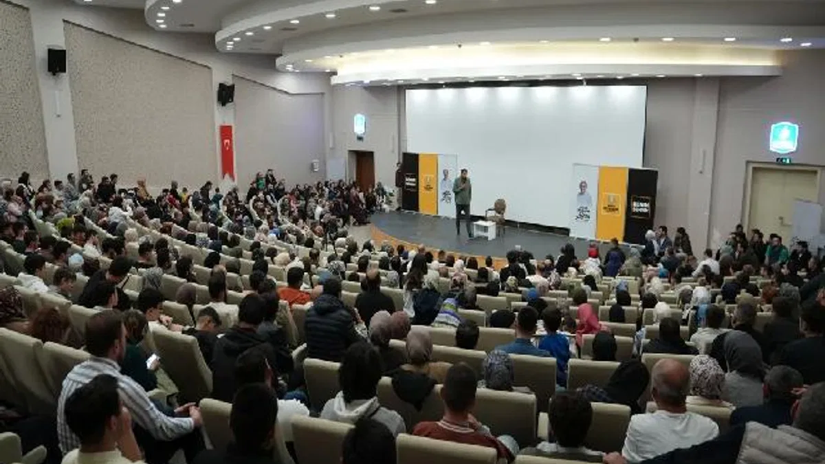 Konya’da 'Şehir Konferansları' başladı