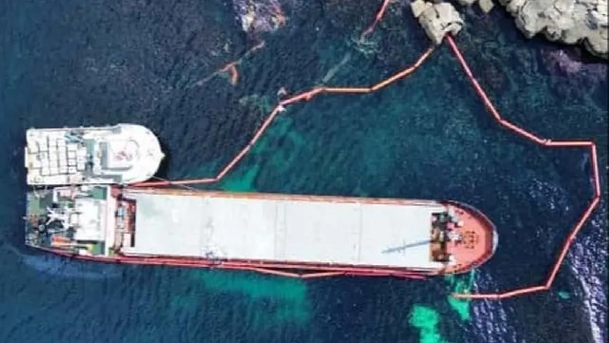 Karadeniz'de nefes kesen operasyon... Karaya oturan gemideki yakıt güvenle tahliye edildi!
