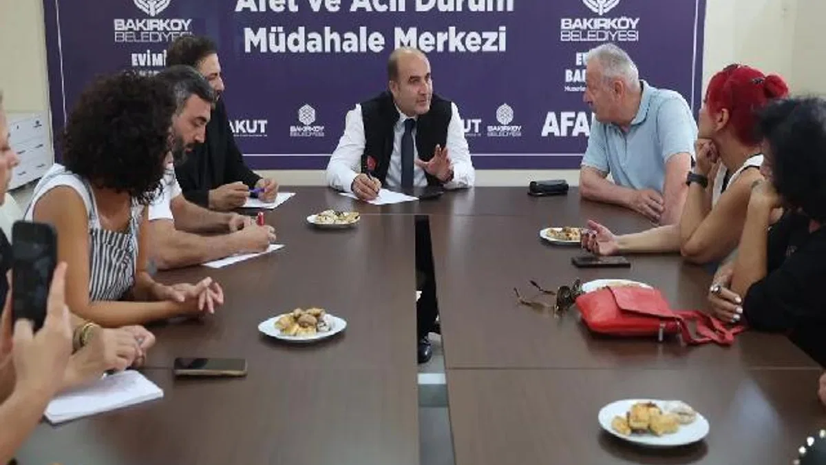 İstanbul Bakırköy’de muhtarlarla deprem hazırlık toplantısı
