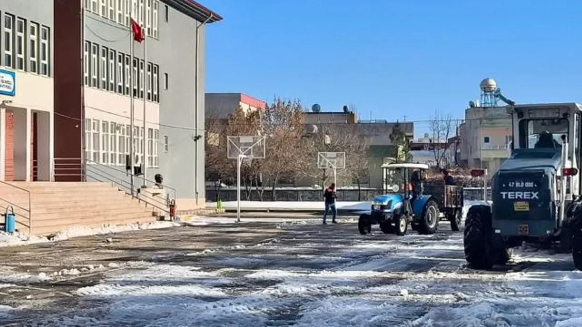 Mardin Midyat'ta kar seferberliği