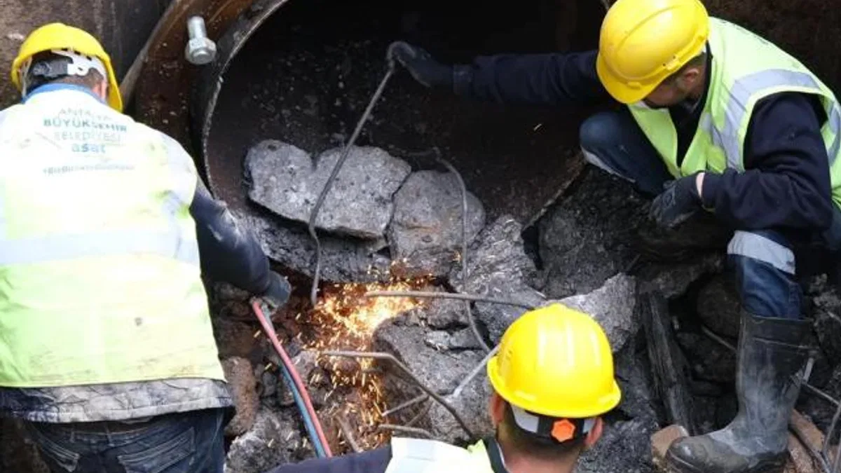 Antalya’da 35 yıllık ana hat vana yenilendi