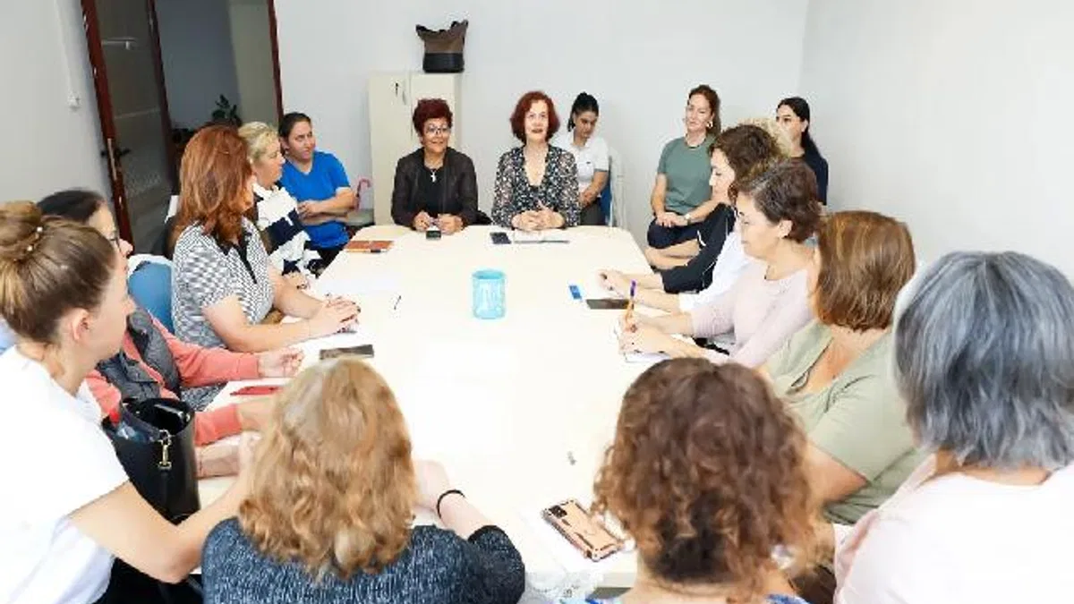 İzmir Narlıdere'de kadınlar haklarını öğreniyor