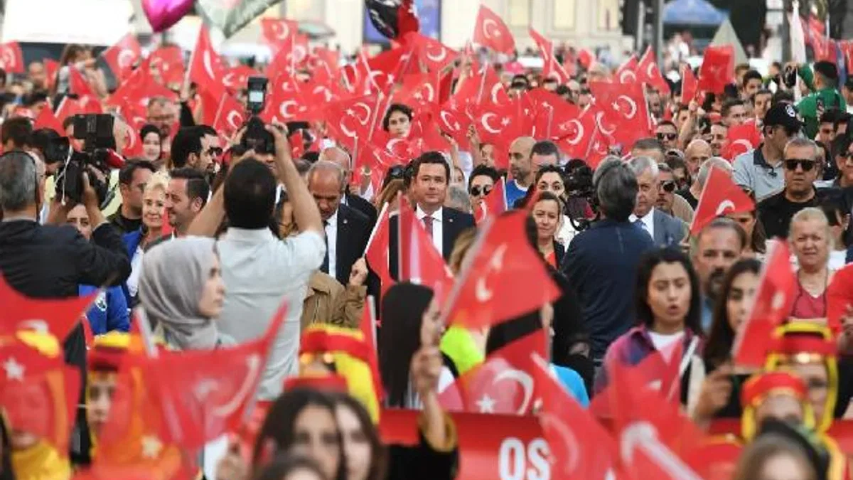 Bursa Osmangazi’de omuz omuza 19 Mayıs yürüyüşü