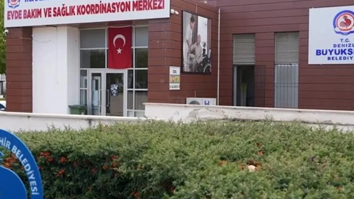 Denizli’de evde bakım ve sağlık hizmetleri gönüllere dokunuyor