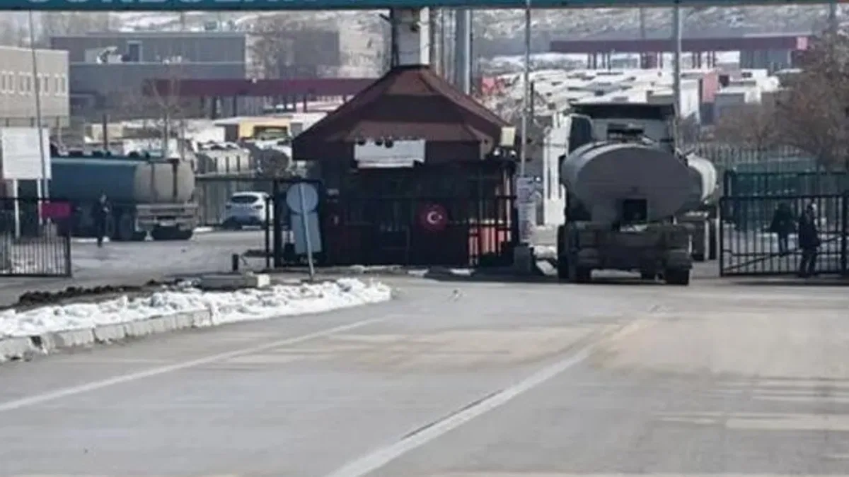 Türkiye - İran sınır kapılarında durum nasıl? Bakanlık açıkladı: Ticari geçişler kontrollü sürüyor