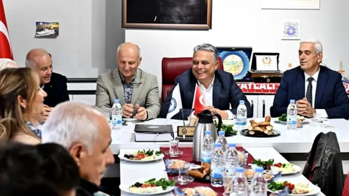 Antalya Muratpaşa'da 'Korkuteli'lilerden tarhana ikramı
