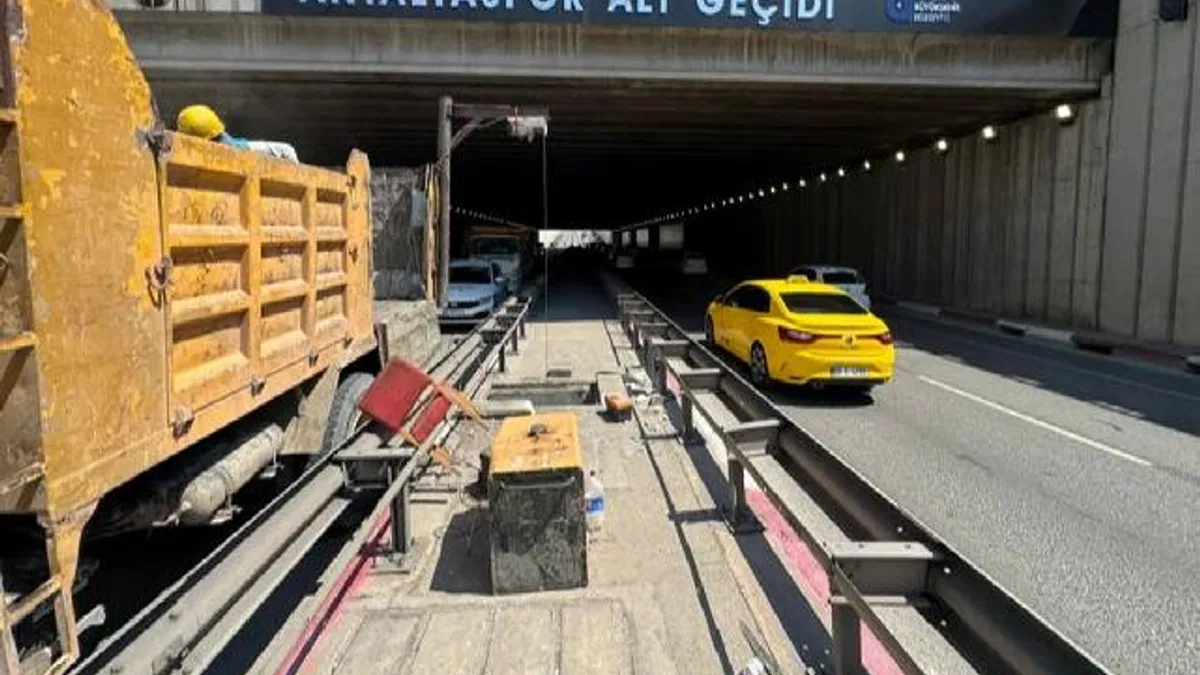 Antalya’da yağmur sezonu öncesi altyapı temizliği hız kazandı