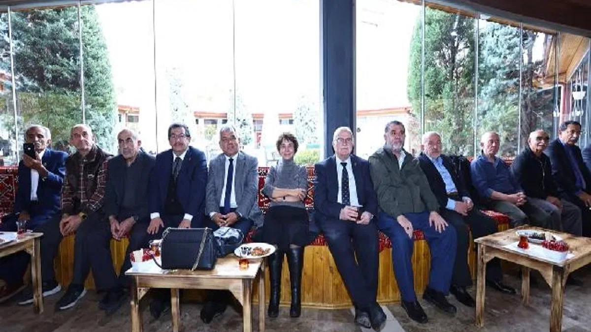 Kayseri Halk Ozanları Kültürevi tecrübeli muhtarları ağırladı