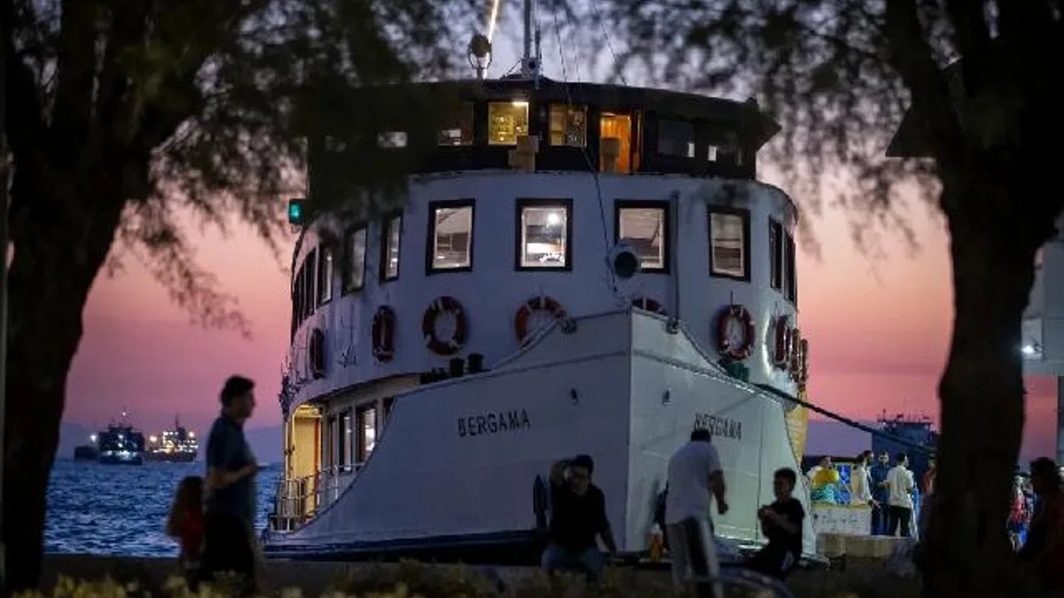 Bergama Vapuru ile İzmir Körfezi’nde tarihe yolculuk