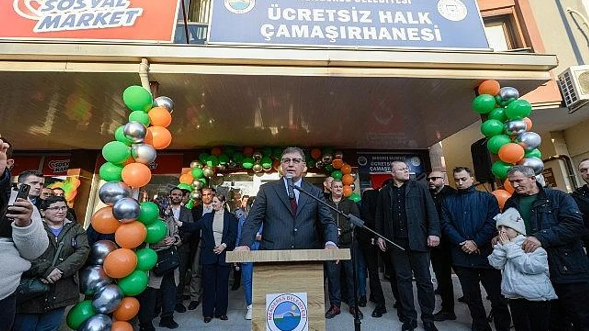 Başkan Tugay Menderes'te sosyal market açılışına ve iftara katıldı "Sosyal desteklere ihtiyacın olmadığı günleri görmek için çalışıyoruz"