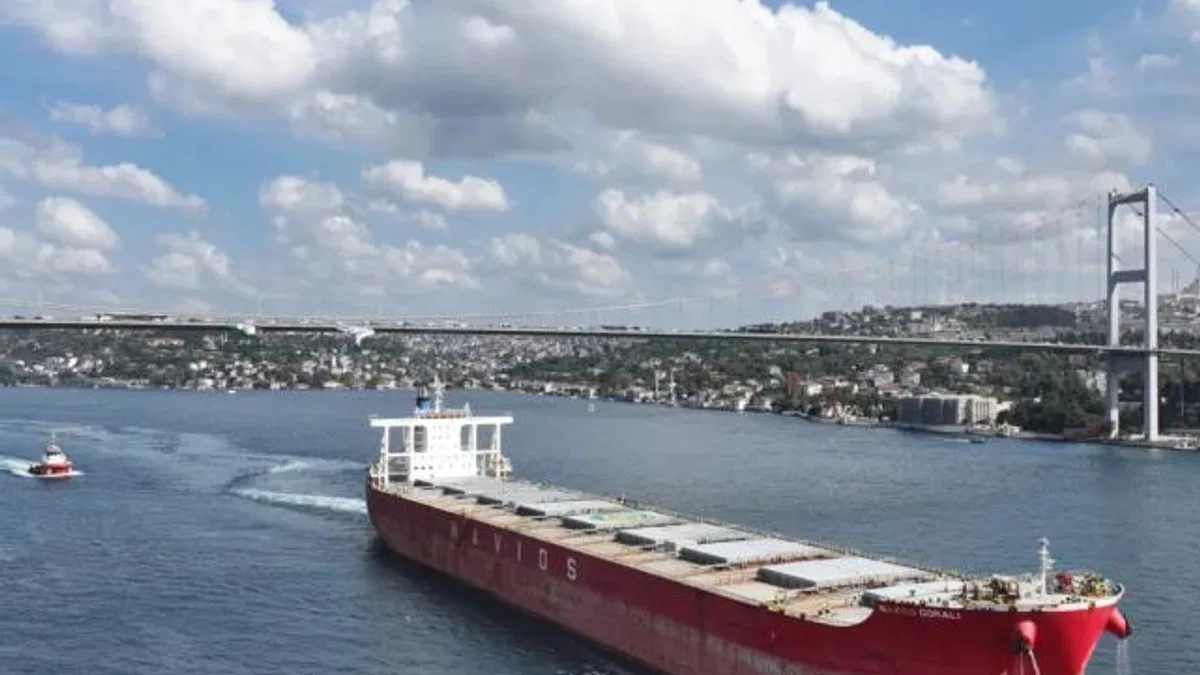 Türk boğazları 2025'te 85 binlik gemi trafiğini yönetti