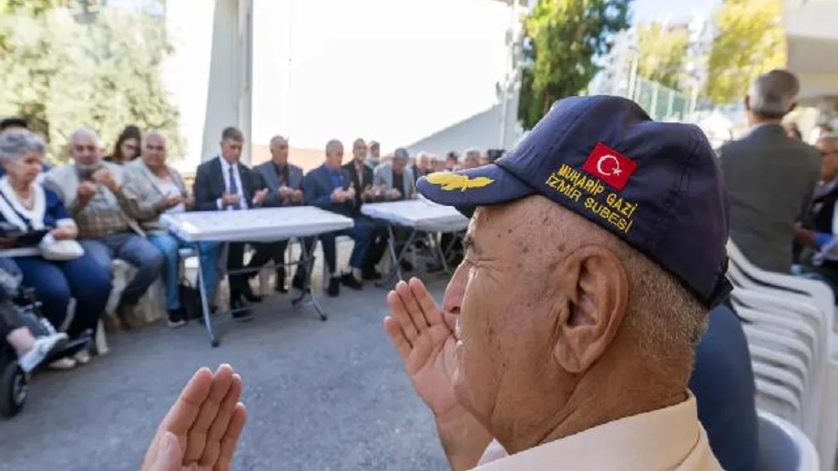 İzmir'de Başkan Tugay gazilerle buluştu