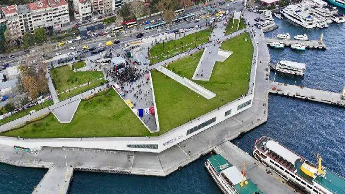 İstanbul'da Kabataş Transfer Merkezi tam kapasiteyle açıldı