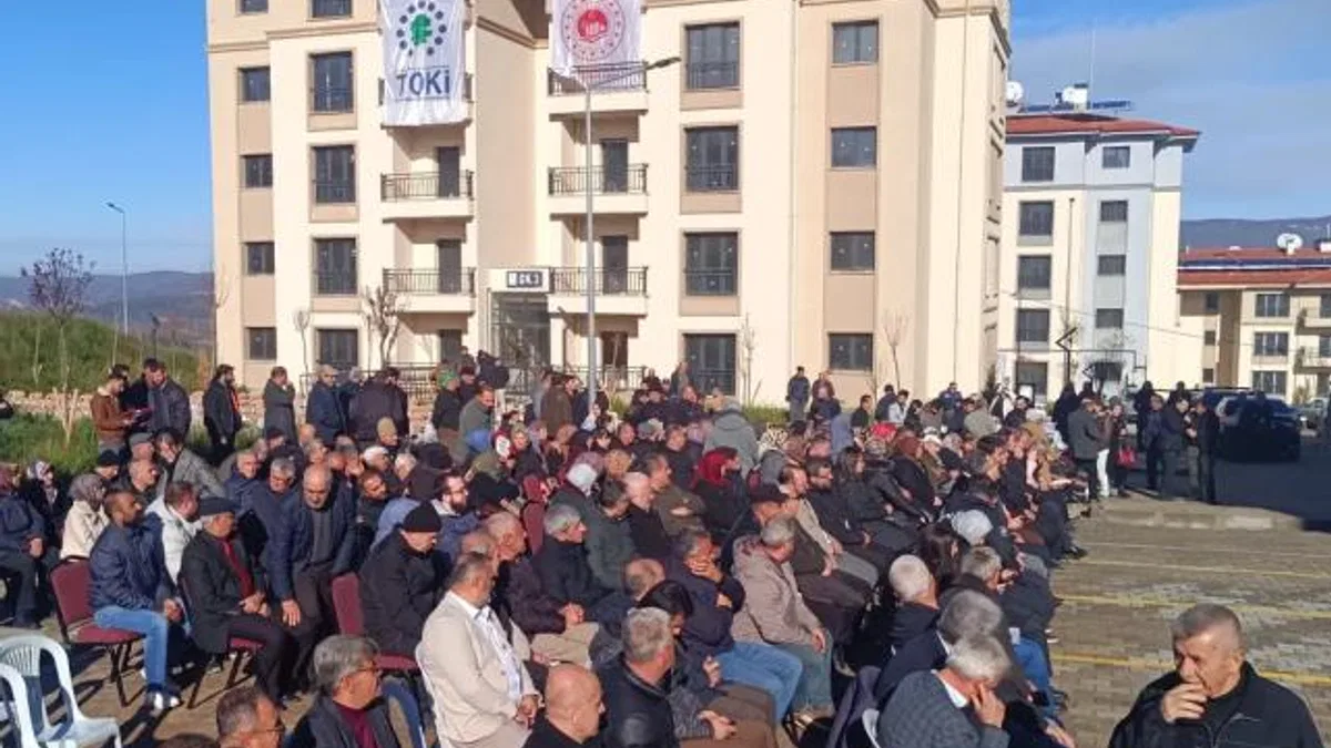 TOKİ'nin 105 sosyal konutu Pazaryeri'nde hak sahiplerine teslim edildi