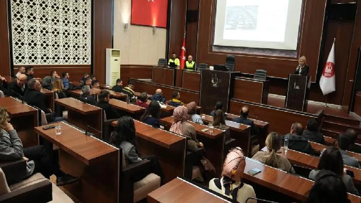 Ankara Keçiören Belediyesi'nde hizmet içi 'trafikte güvenli sürüş' eğitimi
