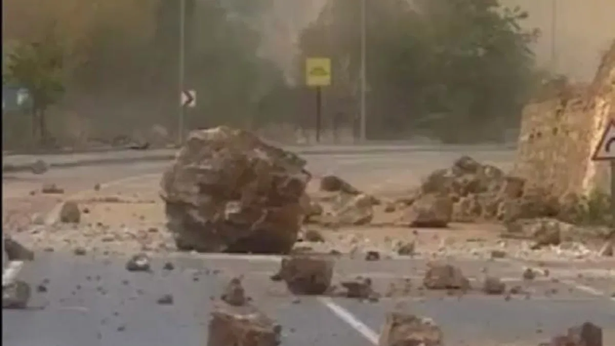 Tunceli–Ovacık karayolunda kayalar temizlendi!
