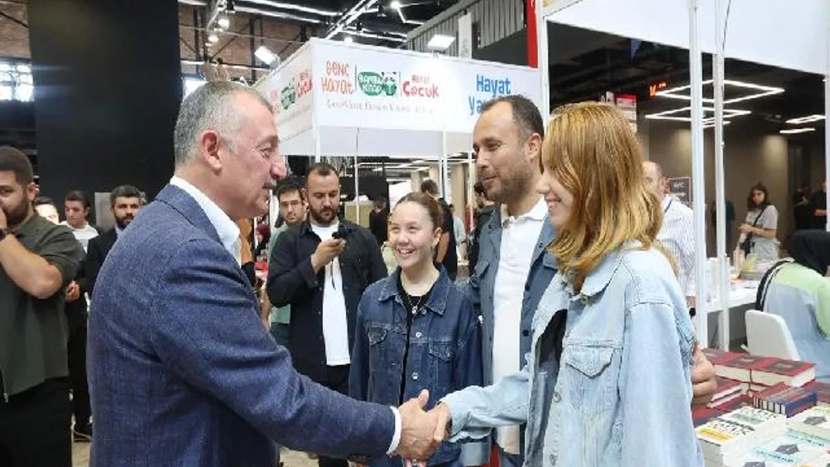 Başkan Büyükakın’dan Kitap Fuarı’na destek