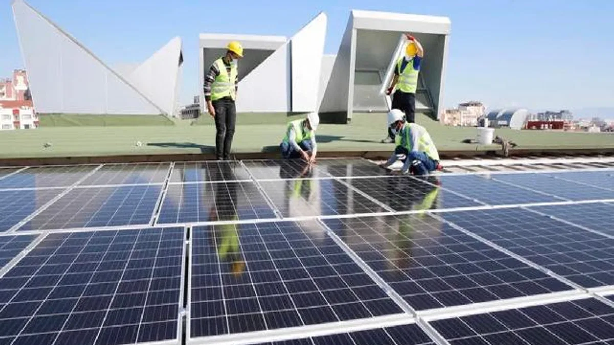 Büyükşehir yenilenebilir enerji yatırımları ile Antalya gücüne güç katıyor