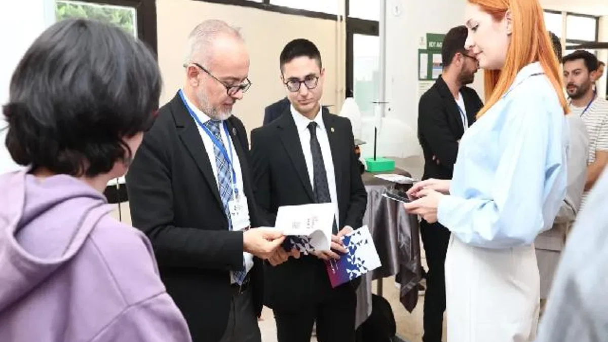 İzmir'de genç girişimciler hayallerini DEÜ'de gerçeğe dönüştürdü