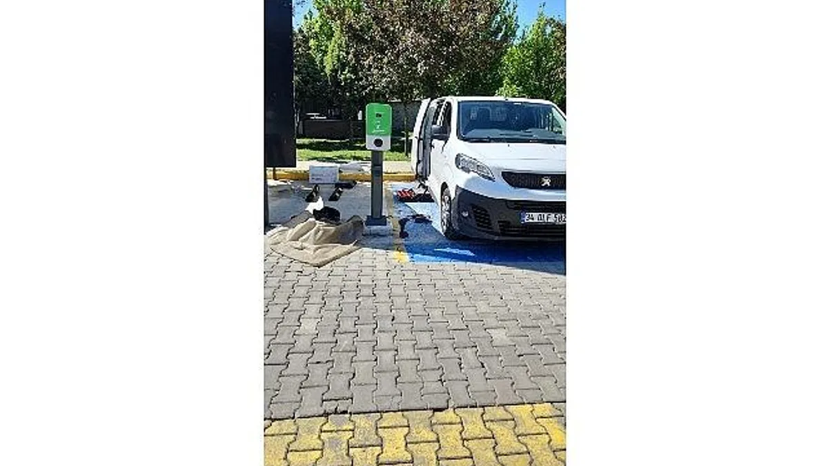 Kartepe'de Çevreci Ulaşım İçin Şarj İstasyonları Hizmete Açıldı