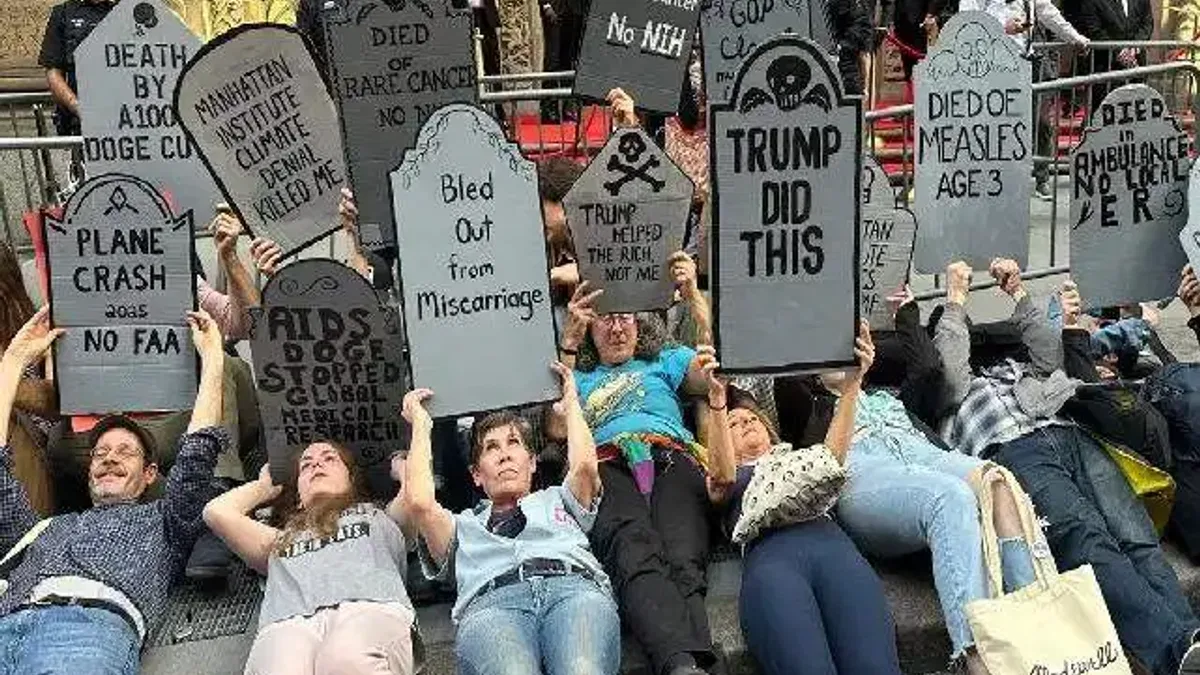 Manhattan’da 'Milyarder Galasına' protesto şoku!