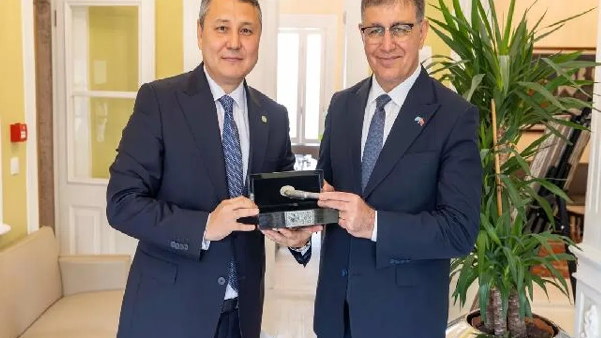 İzmir'de Kazakistan heyeti Ay Yıldızlı Konak'ta ağırlandı