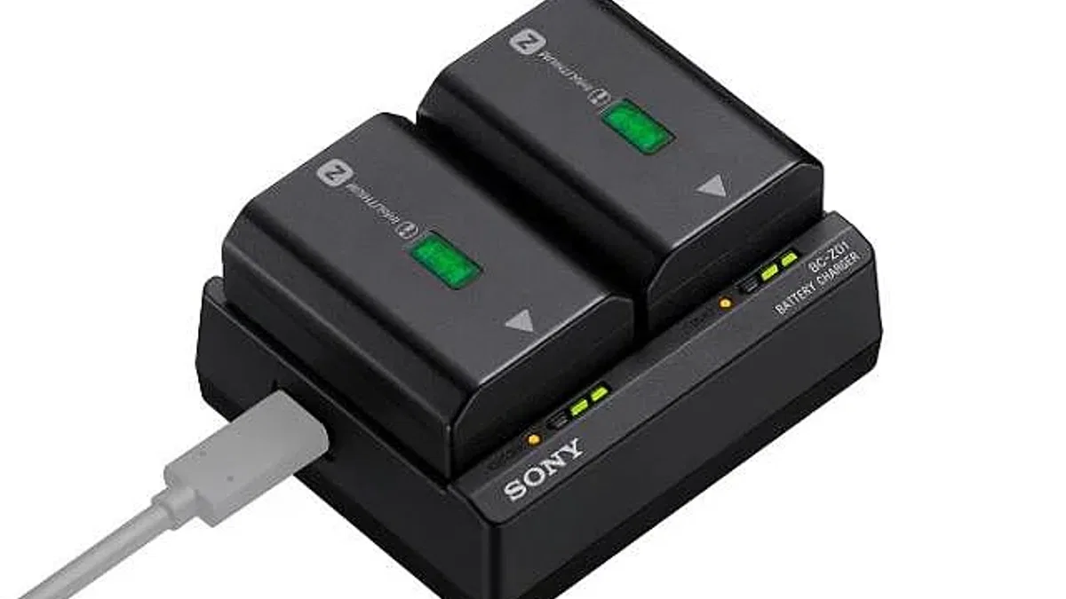 Sony'den iki yeni güç kaynağı