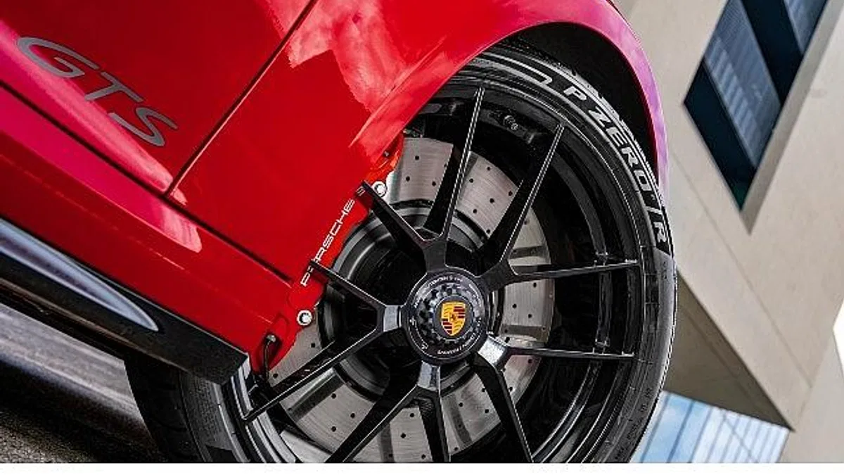 Pirelli, İlk Hibrit Motorlu Yeni Porsche 911 GTS'nin Ekipmanı Oldu