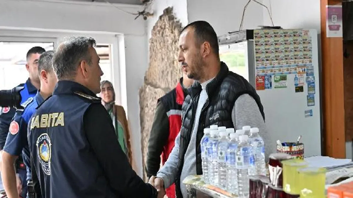Manisa Büyükşehir'den okul önlerinde seyyarlara sıkı denetim