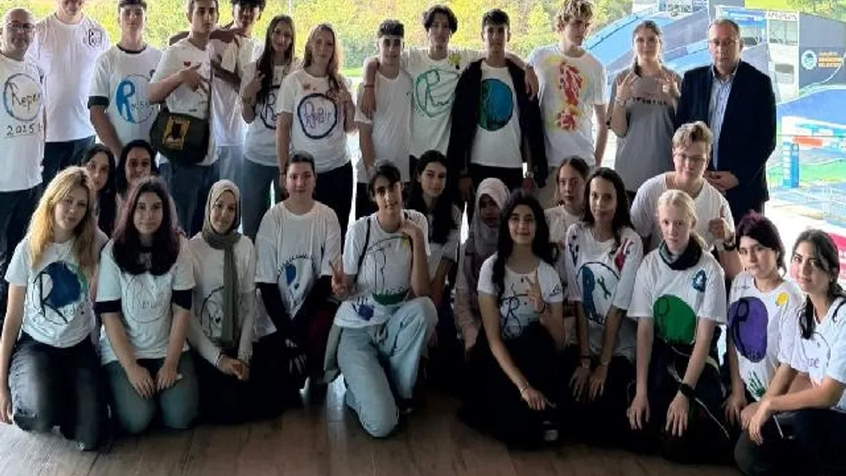 Misafir gençler Sakarya’da ‘yeşil gelecek’ için pedal çevirdi