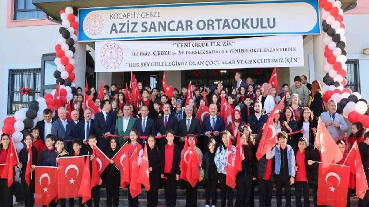 Aziz Sancar Ortaokulu Gebze'de törenle hizmete açıldı