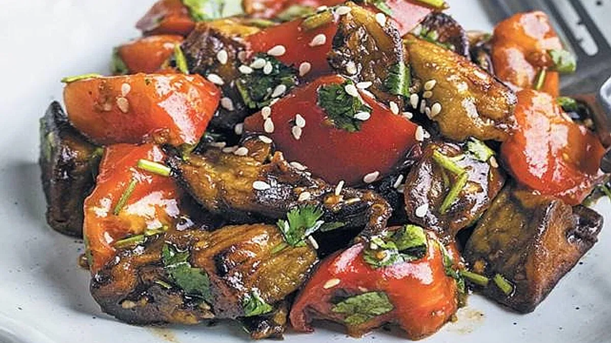 Susamlı Patlıcan Salatası