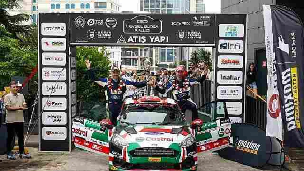 Castrol Ford Team Türkiye, Yeşil Bursa Rallisi'nde Sınıfını Domine Etti ve Markalar Kupasını Kaldırdı!