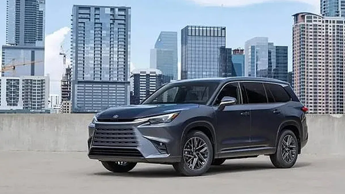 Lexus TX SUV'yi tanıttı, otomobil büyük beğeni topladı
