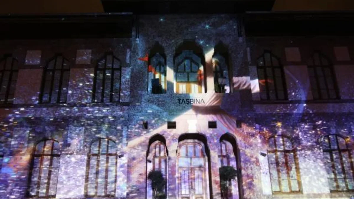Konya’da tarihi binada video mapping gösterisi