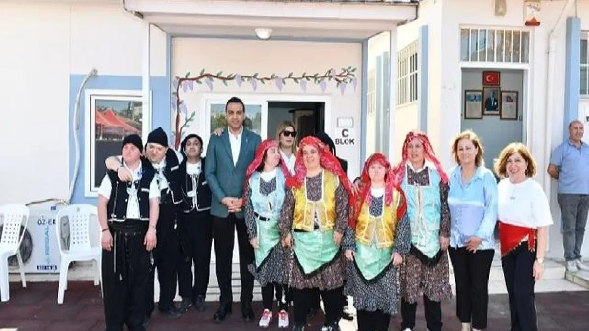 İzmir Çiğli'de Notalar Kalplere Dokundu