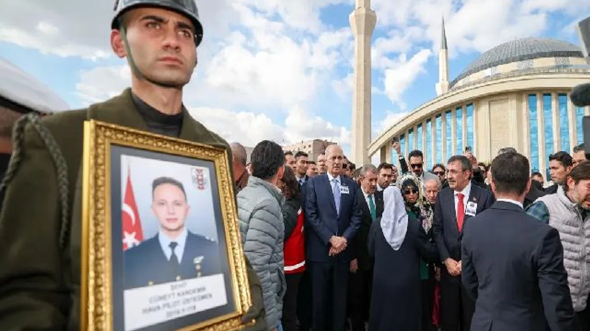 Üç şehidimiz de Ankara'da son yolculuğuna uğurlandı