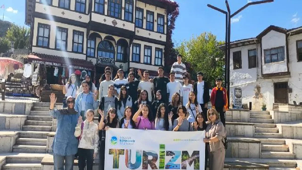 Sakaryalı gençler şehrin zenginliklerini keşfediyor