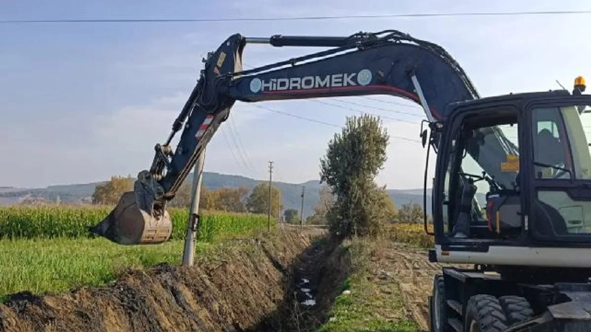 Manisa'da tarım arazileri taşkınlara karşı korunuyor