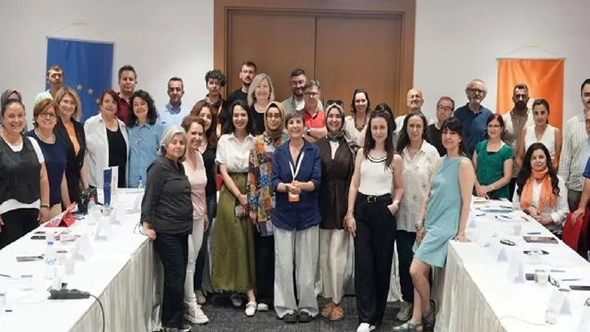 Denizli'de 40 STK'ya kapsamlı eğitim