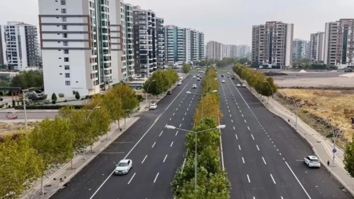 170 bin ton sıcak asfaltla Diyarbakır'ın ana aksları yenilendi