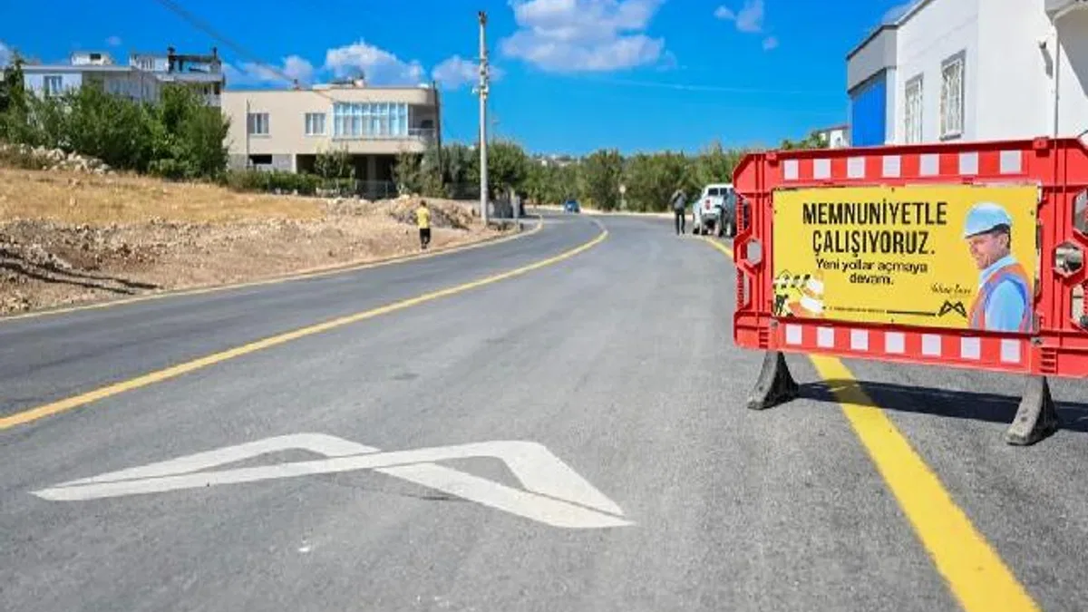 Mersin Büyükşehir Belediyesi Gülnar’da yolları yeniliyor