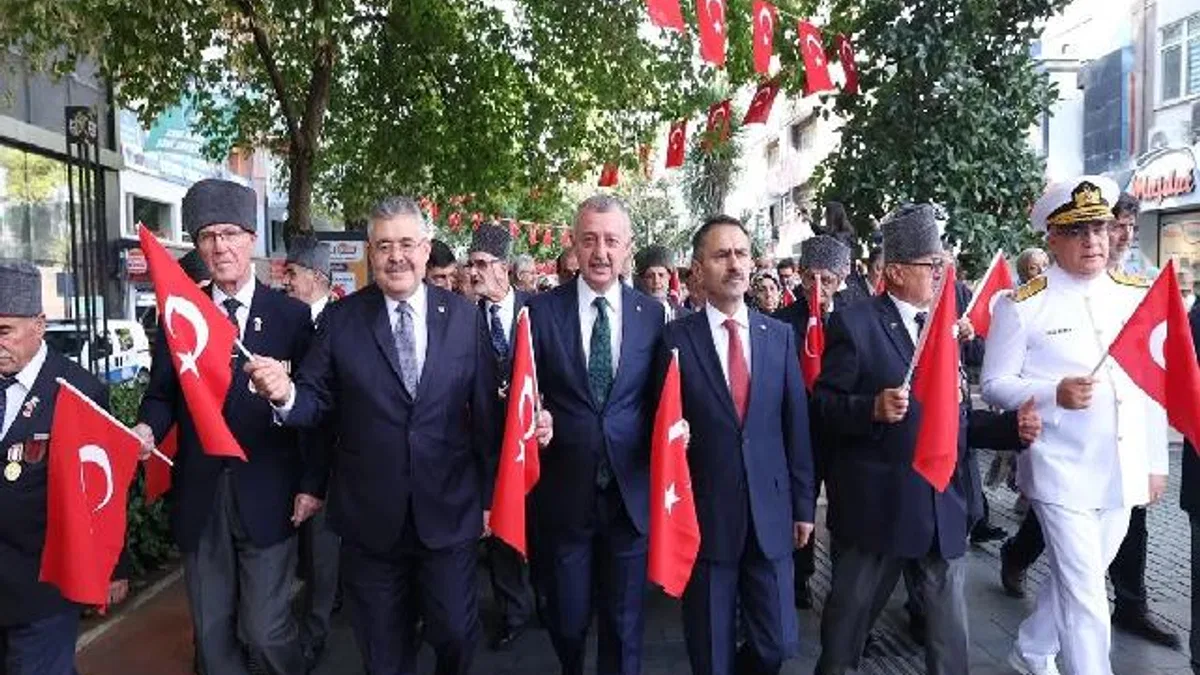 Kocaeli’de Gaziler Günü yürüyüşü