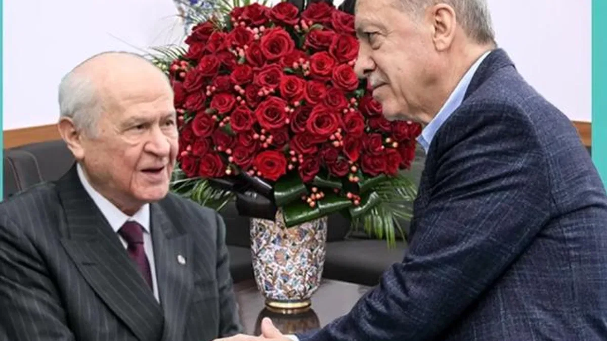 Bahçeli’den Cumhurbaşkanı Erdoğan'a 72 güllü yaş hediyesi