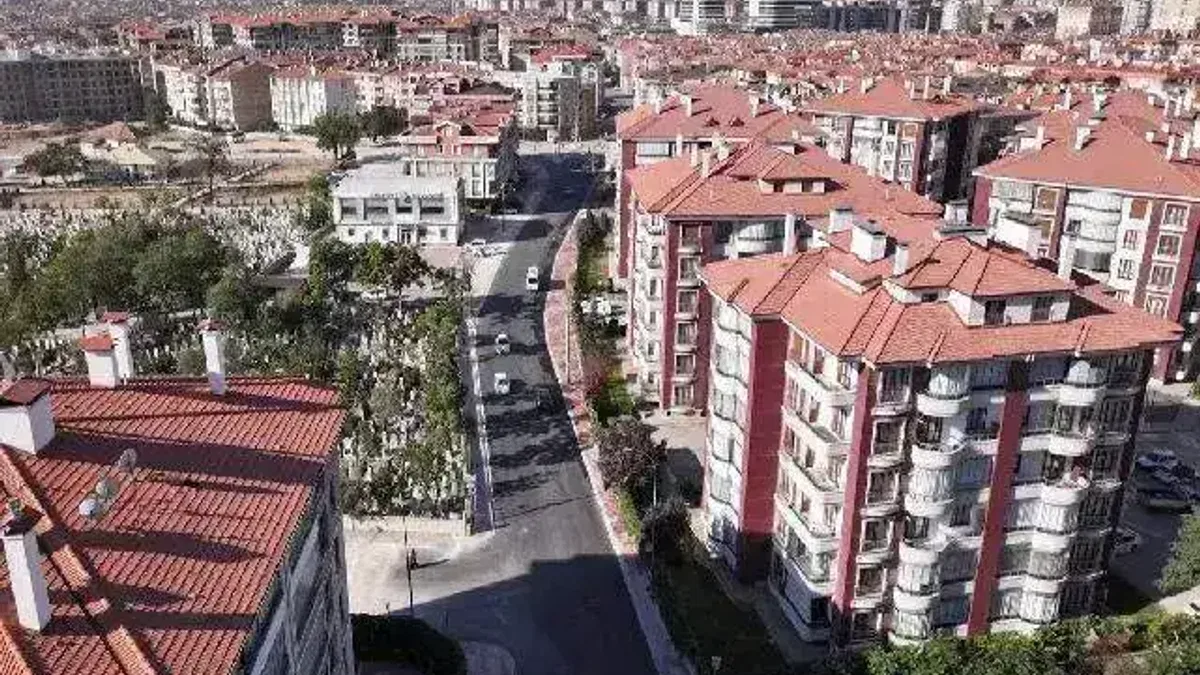 Konya Karatay'da sıcak asfalt çalışmalarına devam
